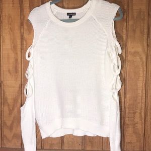 ❤️EXPRESS white cream sweater